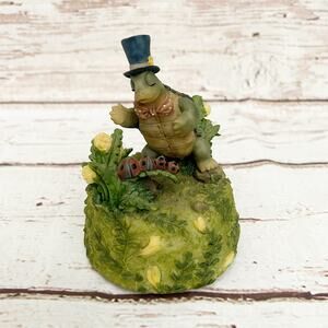 TURTLE COVE “Maestro” Vintage 1996 Music Figure - Plays Eine Kleine Knachusik